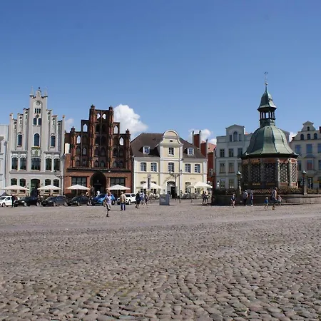 Heimathafen In Der Altstadt - Abc272 By Abcwismar